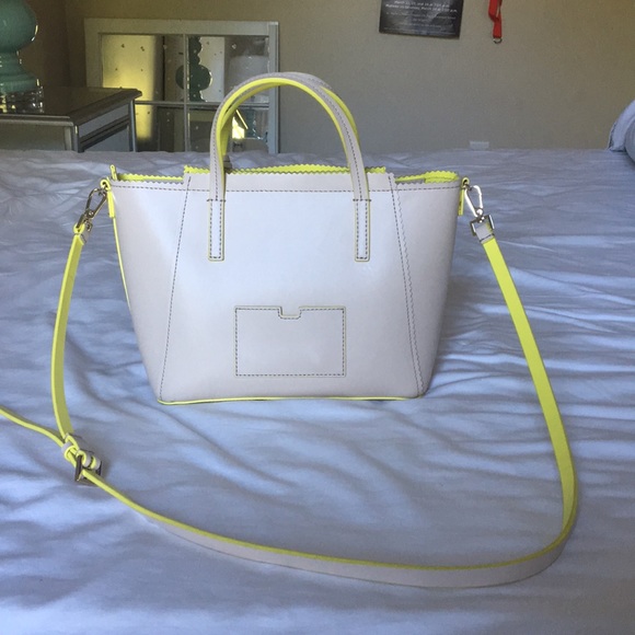 Kate Spade Tote - Picture 2 of 4